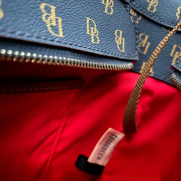 Great condition Dooney and Burke large Gretta shopper - Picture 7 of 9